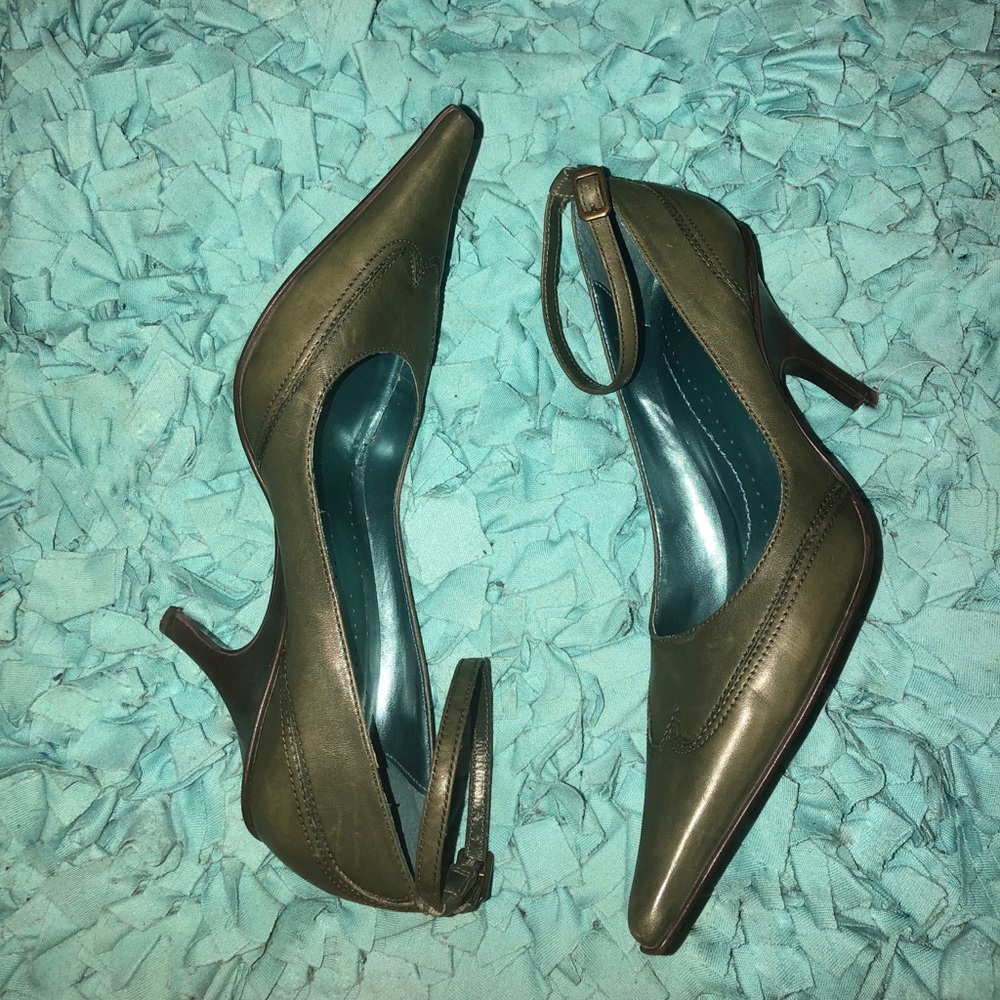 Bronx Olive Green Pump